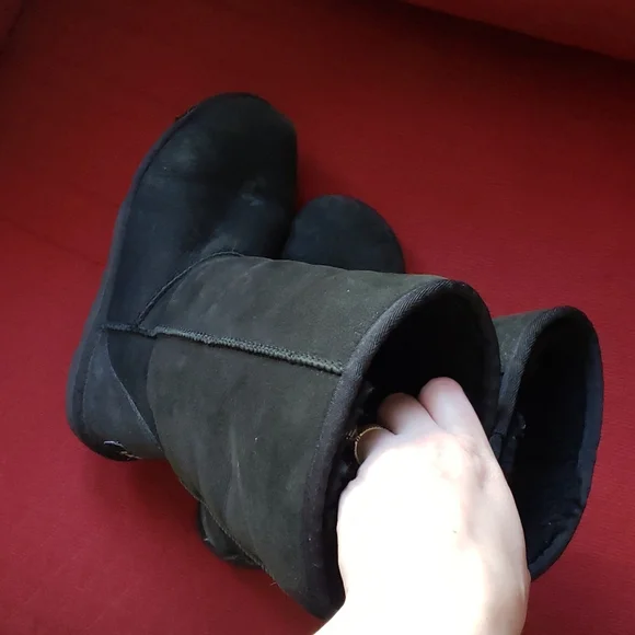 Uggs - Women's Black Uggs Size 6 - Picture 3 of 9